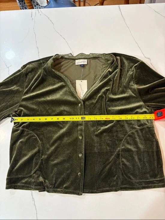 Universal Thread Olive Green Velvet Button-Down Shirt - Picture 2 of 4